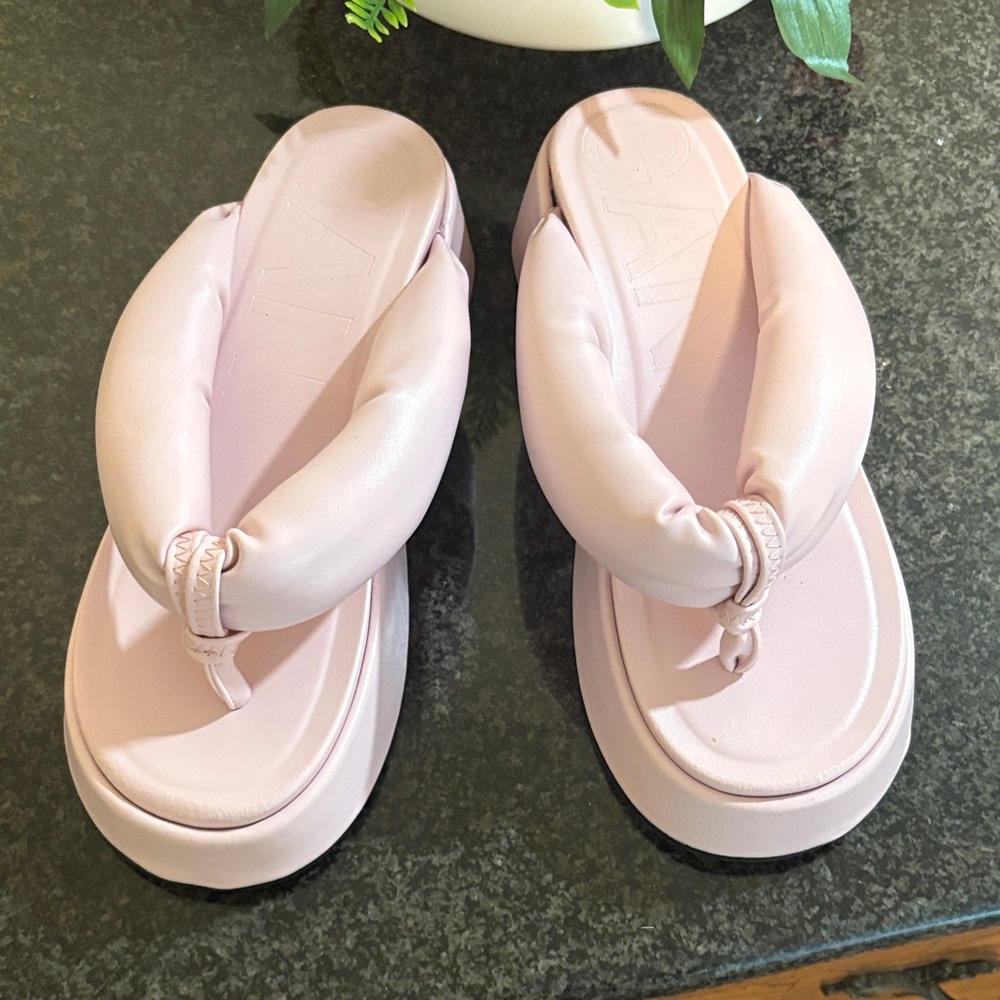 Ganni Stylish Pink Women's Sandals